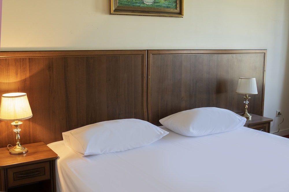 Klub Sosnowy Hotel Warsaw Ngoại thất bức ảnh