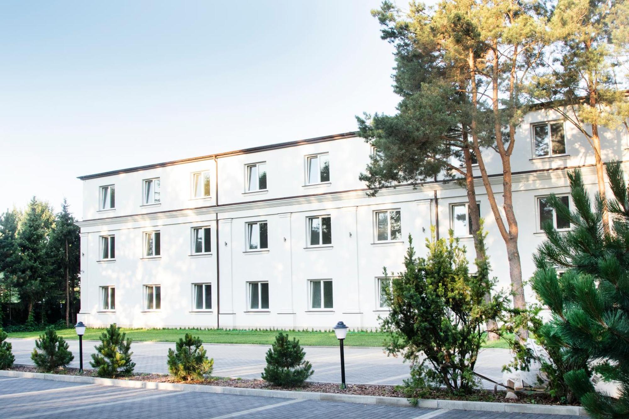 Klub Sosnowy Hotel Warsaw Ngoại thất bức ảnh