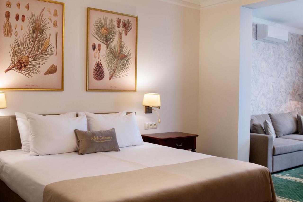 Klub Sosnowy Hotel Warsaw Ngoại thất bức ảnh